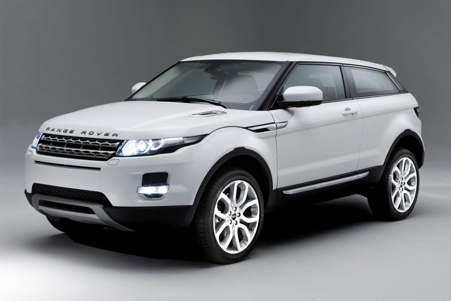 Land-Rover Range Rover #8455769