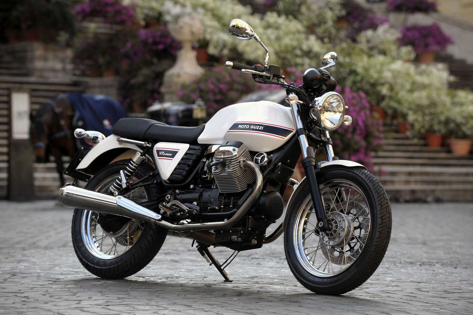 Moto Guzzi V7 Classic #8989267