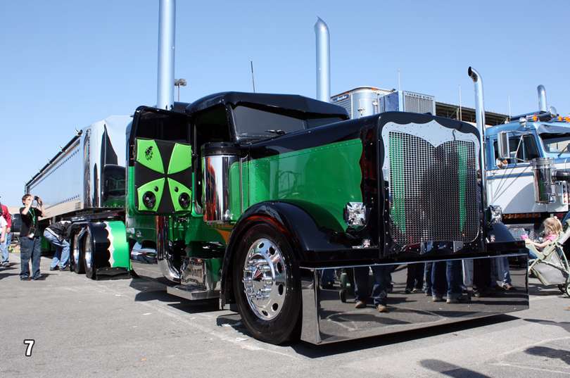 Peterbilt 389 #8407444