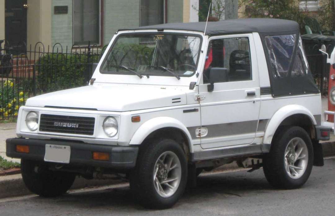 Suzuki Samurai #7109701