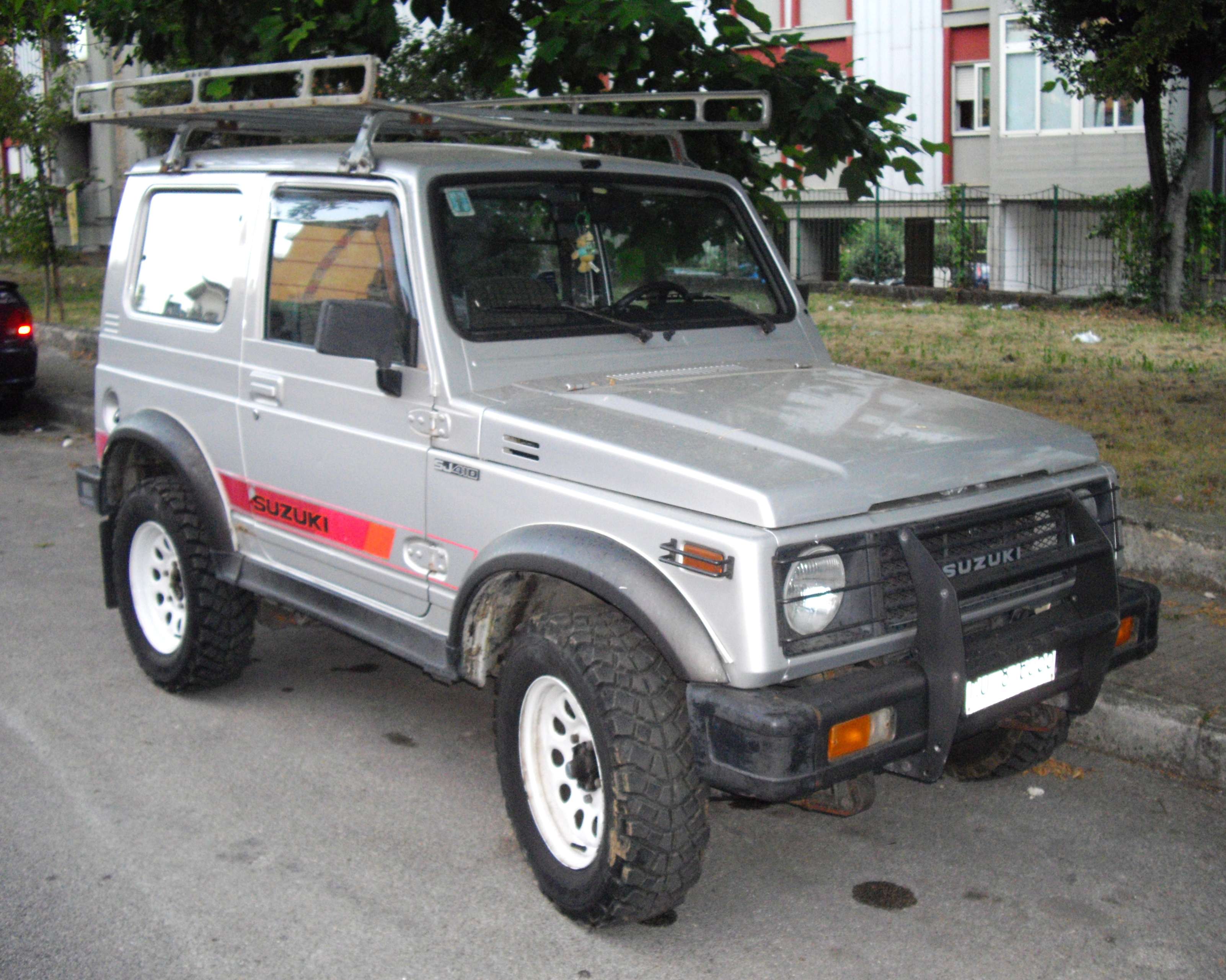 Suzuki SJ