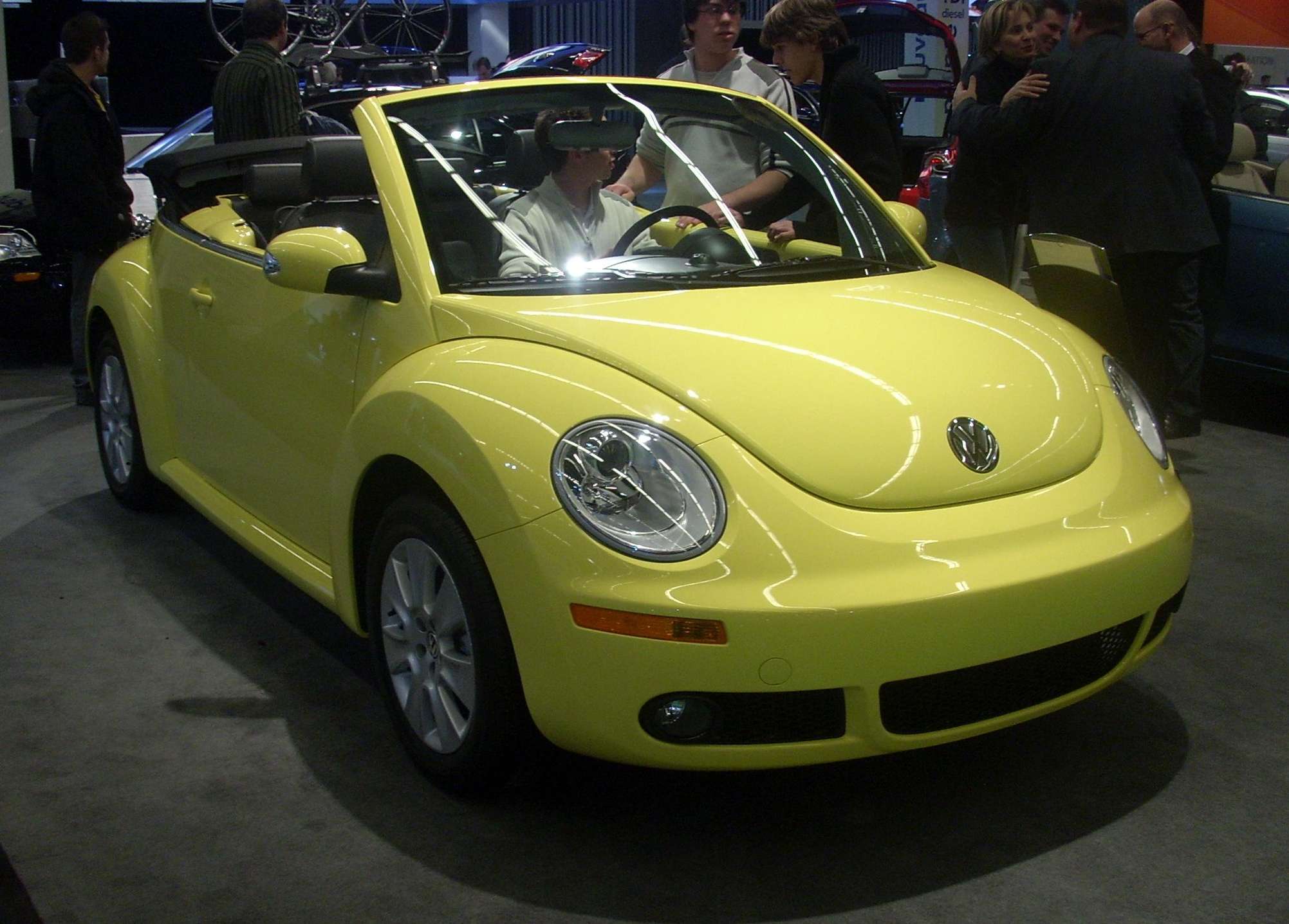 Volkswagen Beetle Convertible #8105746