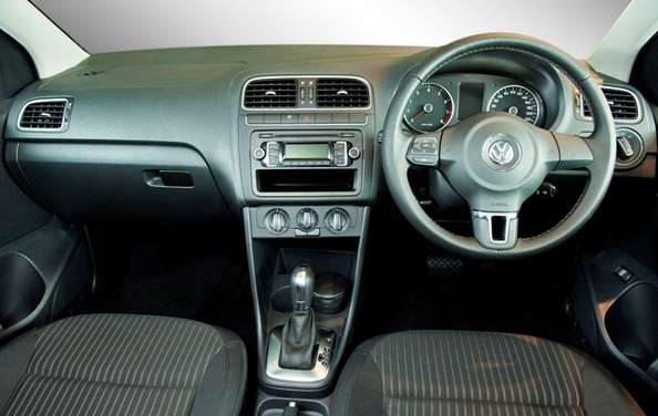 Volkswagen Polo Sedan #9882449