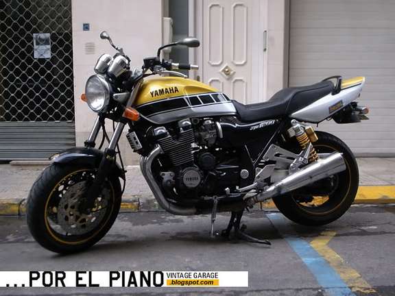 Yamaha XJR 1200
